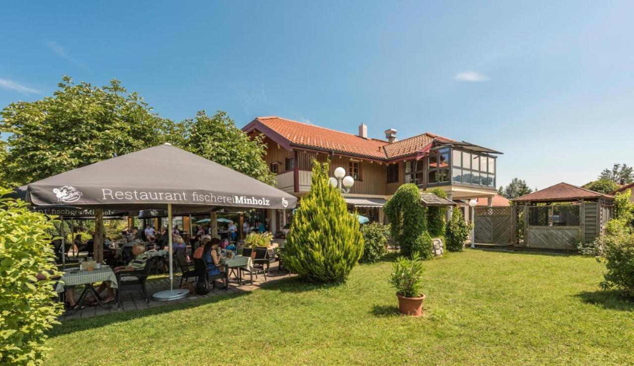 Ferienwohnungen Haus am See Bernau am Chiemsee Exterior foto